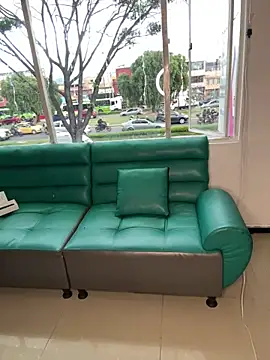 lili phill online show from 12/18/24, 10:35