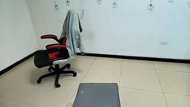 lili phill online show from 12/28/24, 05:23