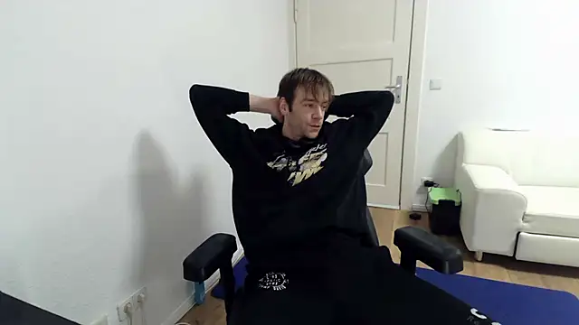 Snapshot of fit_ass_2021 chatting on 02/25/25, 06:58 fit ass 2021 online show from 02/25/25, 06:58