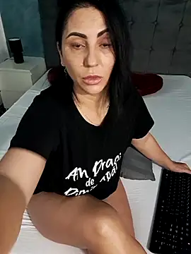 Snapshot of charrlote_love chatting on 05/07/26, 02:11 charrlote love online show from 05/07/26, 02:11