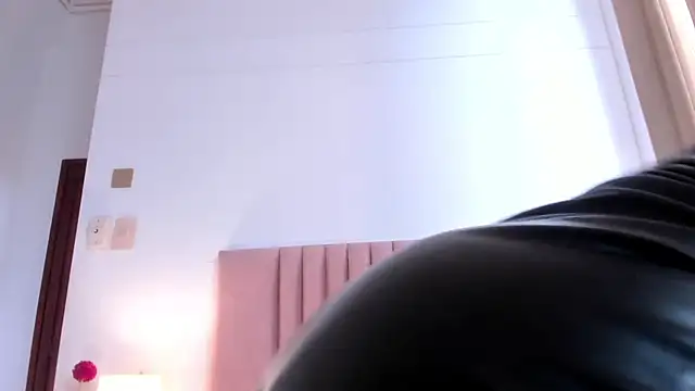 AGATHAA WHITE online show from 02/24/25, 11:43