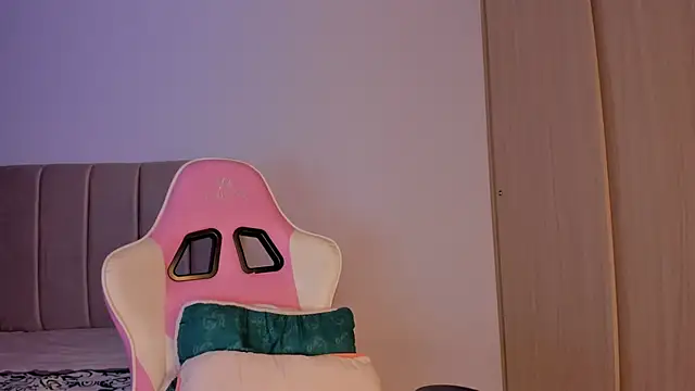 isa bunny online show from 09/24/25, 02:59