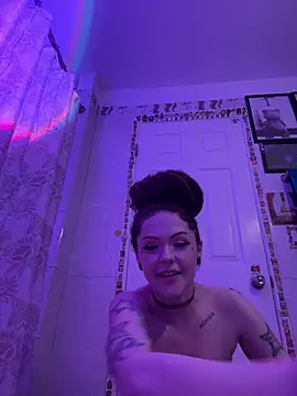 Snapshot of BlaizeyBBy chatting on 03/13/25, 12:56 BlaizeyBBy online show from 03/13/25, 12:56