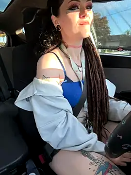 Snapshot of BlaizeyBBy chatting on 11/05/25, 12:10 BlaizeyBBy online show from 11/05/25, 12:10