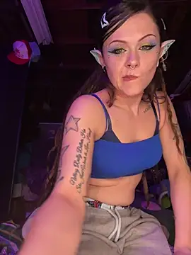 Snapshot of BlaizeyBBy chatting on 11/27/25, 01:51 BlaizeyBBy online show from 11/27/25, 01:51