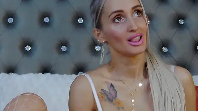 IsabelleEthan online show from 03/08/25, 09:50