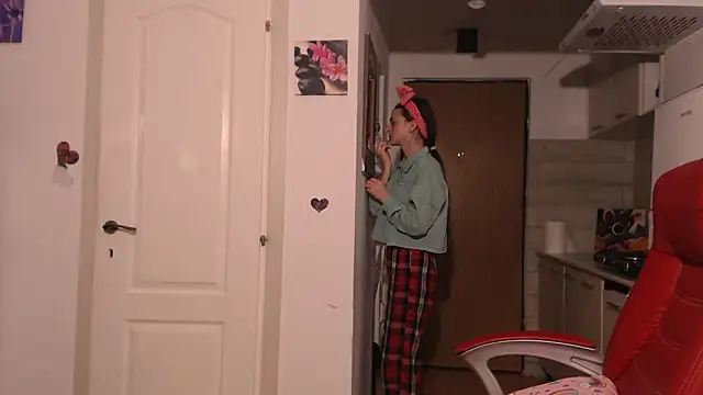 simyhvn online show from 04/08/26, 04:12