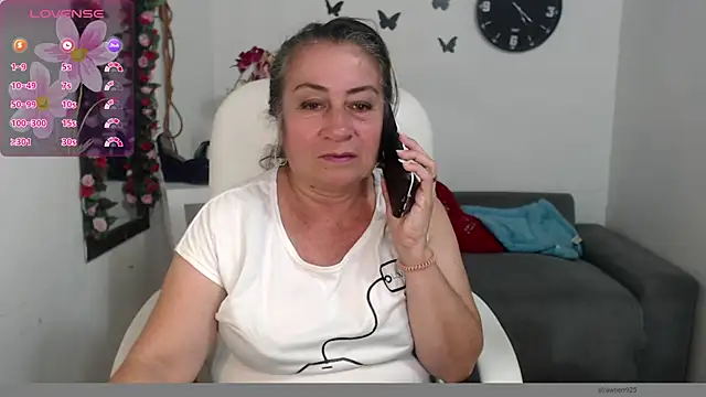Snapshot of stepmother_105 chatting on 02/20/25, 03:19 stepmother 105 online show from 02/20/25, 03:19