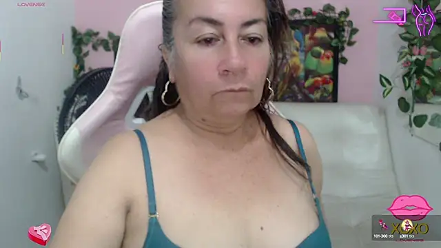 Snapshot of stepmother_105 chatting on 10/18/25, 02:40 stepmother 105 online show from 10/18/25, 02:40