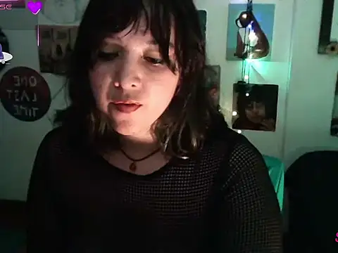 soynanabela28 online show from 03/13/25, 12:16