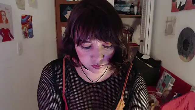 soynanabela28 online show from 10/18/25, 02:36