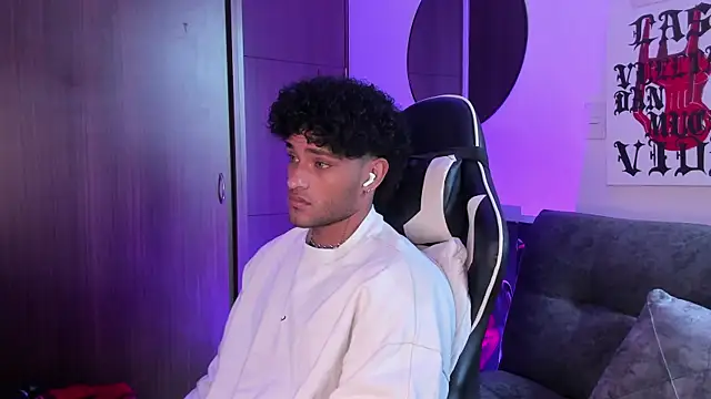 Alessandro Vanni online show from 04/18/26, 02:10