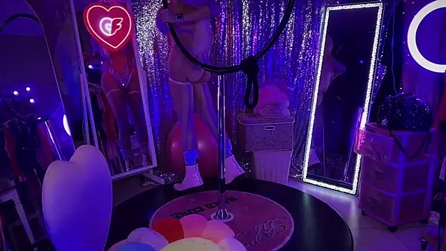 Snapshot of bimbotwerkqueen chatting on 03/15/25, 05:19 bimbotwerkqueen online show from 03/15/25, 05:19