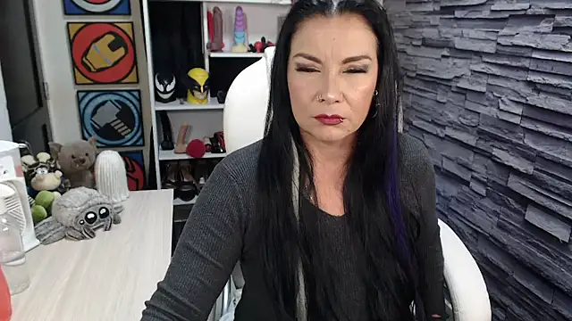 Snapshot of Cruela_deviil chatting on 03/05/26, 10:17 Cruela deviil online show from 03/05/26, 10:17