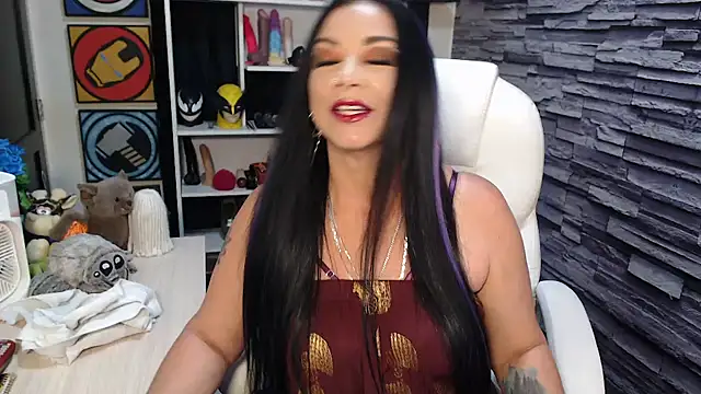 Snapshot of Cruela_deviil chatting on 05/13/26, 09:55 Cruela deviil online show from 05/13/26, 09:55