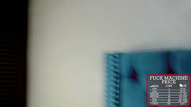 Imannejulienne online show from 10/31/25, 12:44