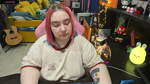 Softie Sofy online show from 02/13/25, 02:23