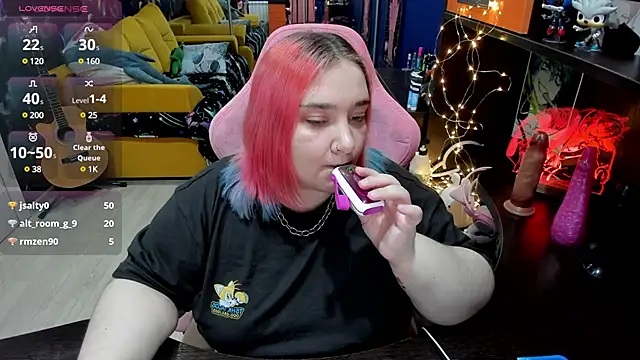 Softie Sofy online show from 03/22/25, 10:28