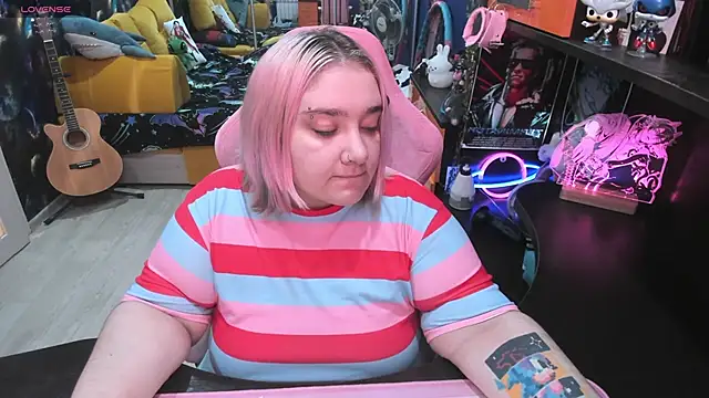 Softie Sofy online show from 09/26/25, 02:48