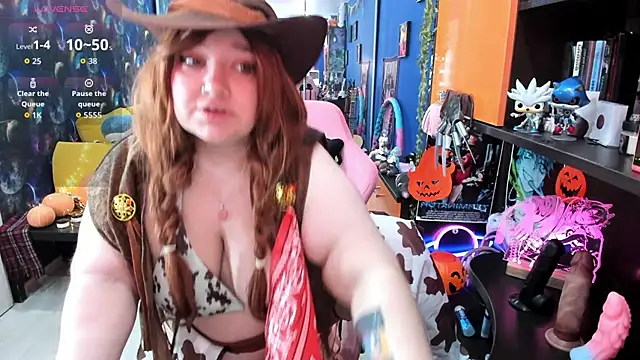 Softie Sofy online show from 10/31/25, 02:45