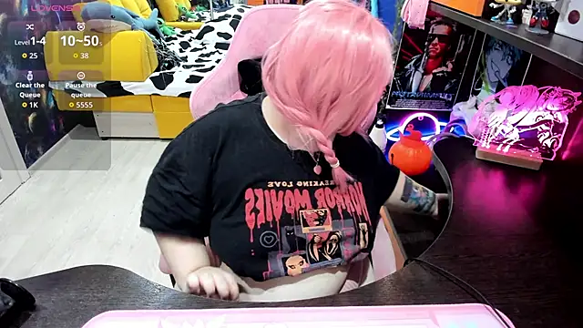 Softie Sofy online show from 11/03/25, 03:19