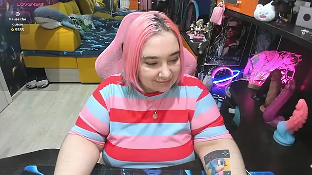 Softie Sofy online show from 01/17/26, 02:49