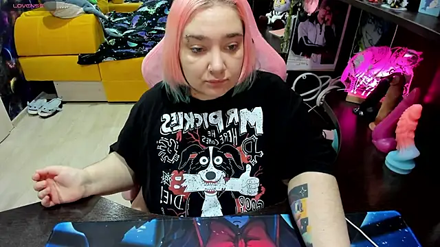 Softie Sofy online show from 04/26/26, 12:08