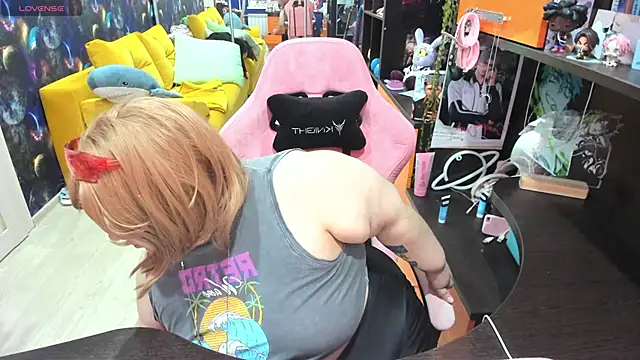 Softie Sofy online show from 05/08/26, 02:06