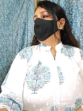 Snapshot of cute-tanvi chatting on 02/28/25, 04:54 cute-tanvi online show from 02/28/25, 04:54