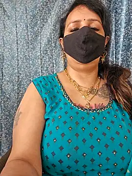 Snapshot of cute-tanvi chatting on 03/11/25, 04:32 cute-tanvi online show from 03/11/25, 04:32
