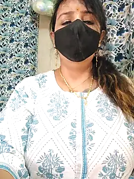 Snapshot of cute-tanvi chatting on 09/15/25, 12:54 cute-tanvi online show from 09/15/25, 12:54