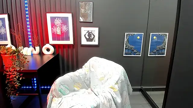 CarmenSoft online show from 12/19/25, 08:27