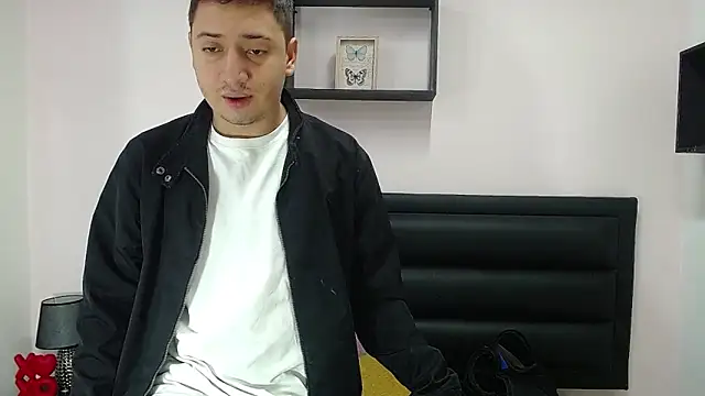 Snapshot of ares_sexxx chatting on 03/03/25, 02:26 ares sexxx online show from 03/03/25, 02:26