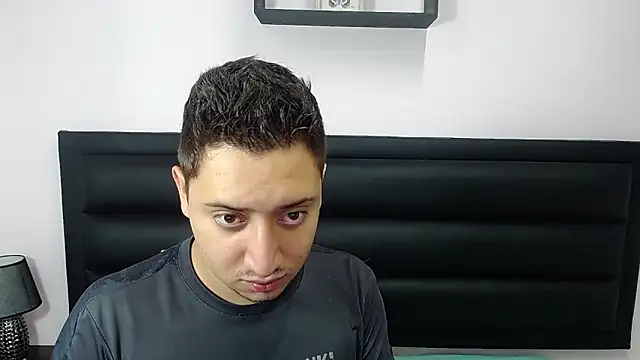 Snapshot of ares_sexxx chatting on 03/04/25, 02:42 ares sexxx online show from 03/04/25, 02:42