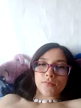 Snapshot of Perladulce chatting on 03/28/26, 01:43 Perladulce online show from 03/28/26, 01:43