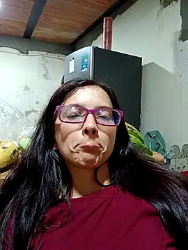 Snapshot of Perladulce chatting on 05/05/26, 04:37 Perladulce online show from 05/05/26, 04:37