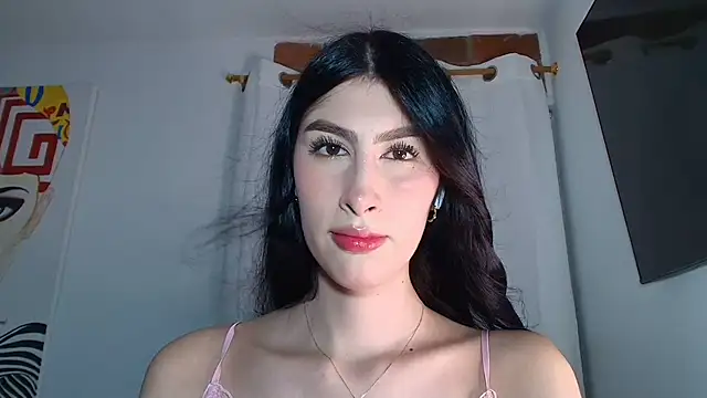 Snapshot of valeria_gonzales_ chatting on 07/13/26, 12:13 valeria gonzales online show from 07/13/26, 12:13