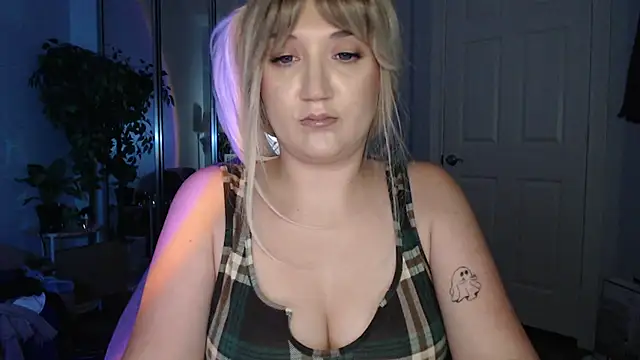 GoddessEmmy online show from 06/17/26, 05:32