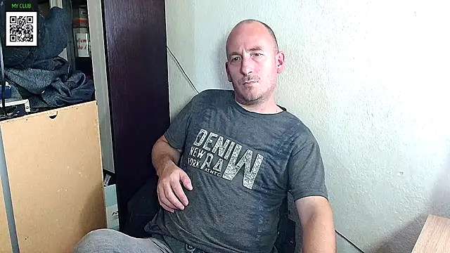 Snapshot of Johan___Barker chatting on 12/09/24, 04:37 Johan   Barker online show from 12/09/24, 04:37