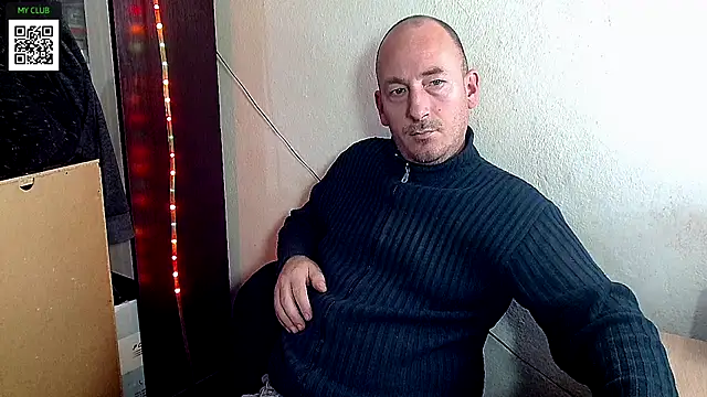 Snapshot of Johan___Barker chatting on 12/23/24, 01:35 Johan   Barker online show from 12/23/24, 01:35