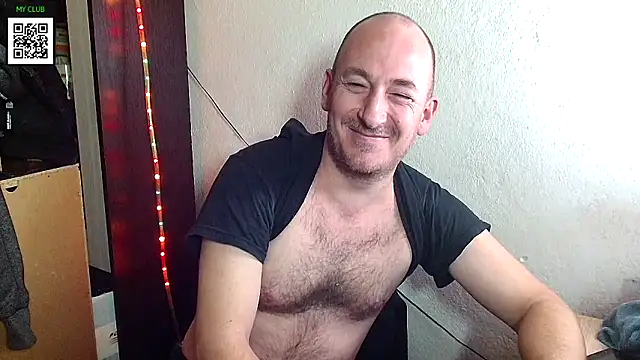 Snapshot of Johan___Barker chatting on 12/23/24, 04:39 Johan   Barker online show from 12/23/24, 04:39