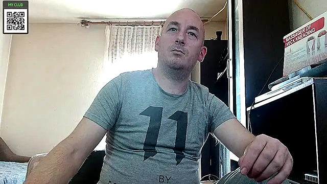 Snapshot of Johan___Barker chatting on 01/10/25, 11:33 Johan   Barker online show from 01/10/25, 11:33