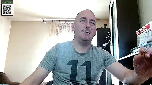 Snapshot of Johan___Barker chatting on 01/31/25, 12:29 Johan   Barker online show from 01/31/25, 12:29