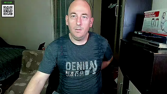 Snapshot of Johan___Barker chatting on 02/01/25, 01:09 Johan   Barker online show from 02/01/25, 01:09