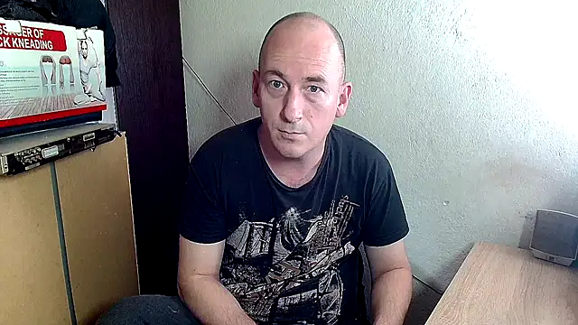 Snapshot of Johan___Barker chatting on 02/05/25, 02:26 Johan   Barker online show from 02/05/25, 02:26