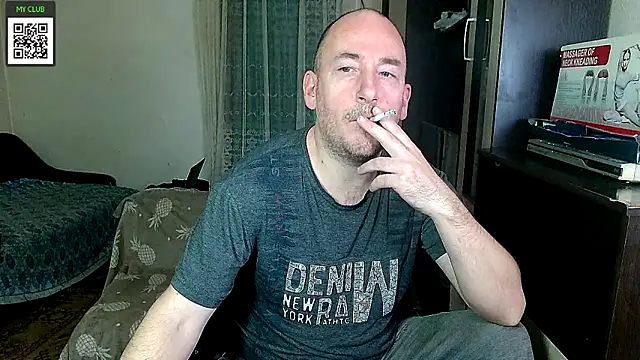 Snapshot of Johan___Barker chatting on 02/19/25, 11:17 Johan   Barker online show from 02/19/25, 11:17