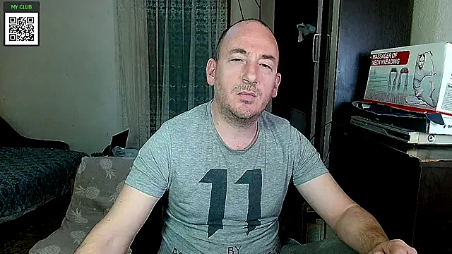 Snapshot of Johan___Barker chatting on 02/28/25, 07:58 Johan   Barker online show from 02/28/25, 07:58