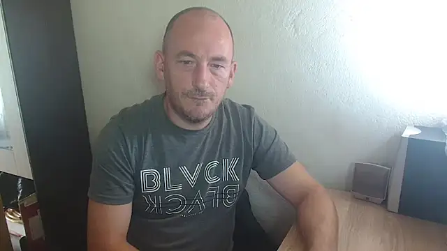 Snapshot of Johan___Barker chatting on 09/30/25, 10:42 Johan   Barker online show from 09/30/25, 10:42