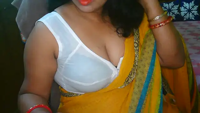 Snapshot of Anushka_21 chatting on 12/07/24, 04:31 Anushka 21 online show from 12/07/24, 04:31