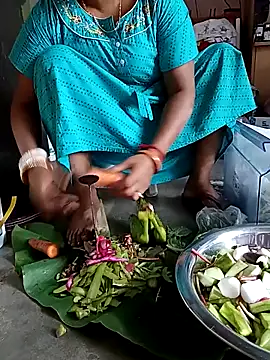 Snapshot of Anushka_21 chatting on 10/07/25, 03:36 Anushka 21 online show from 10/07/25, 03:36